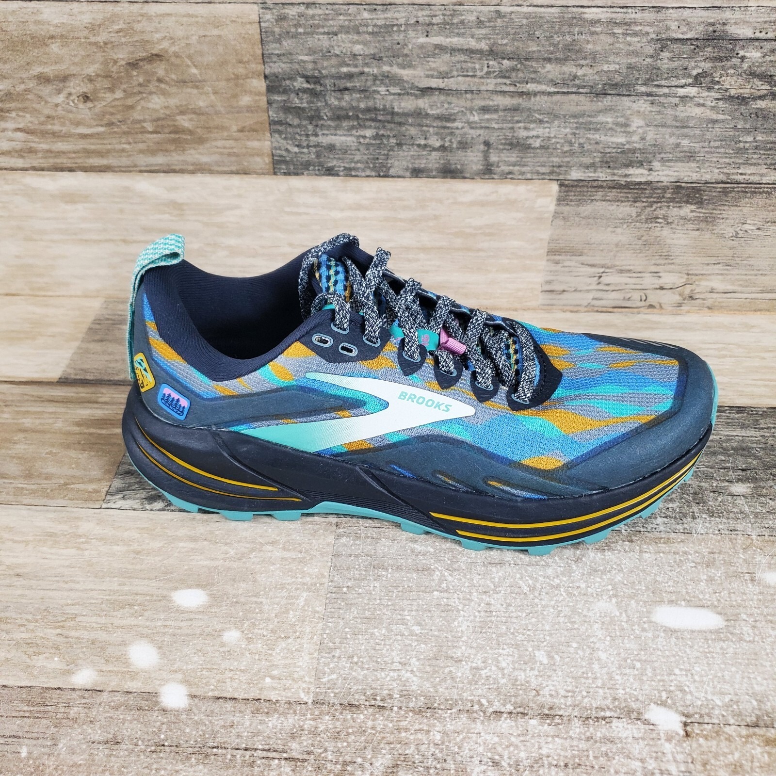 Brooks Cascadia 16 Womens Shoes Sz 6.5 B Running Eclipse Marine Chalk Sneakers